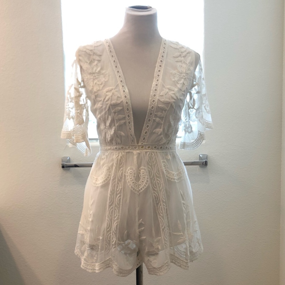 Stella Laguna Beach White lace romper
